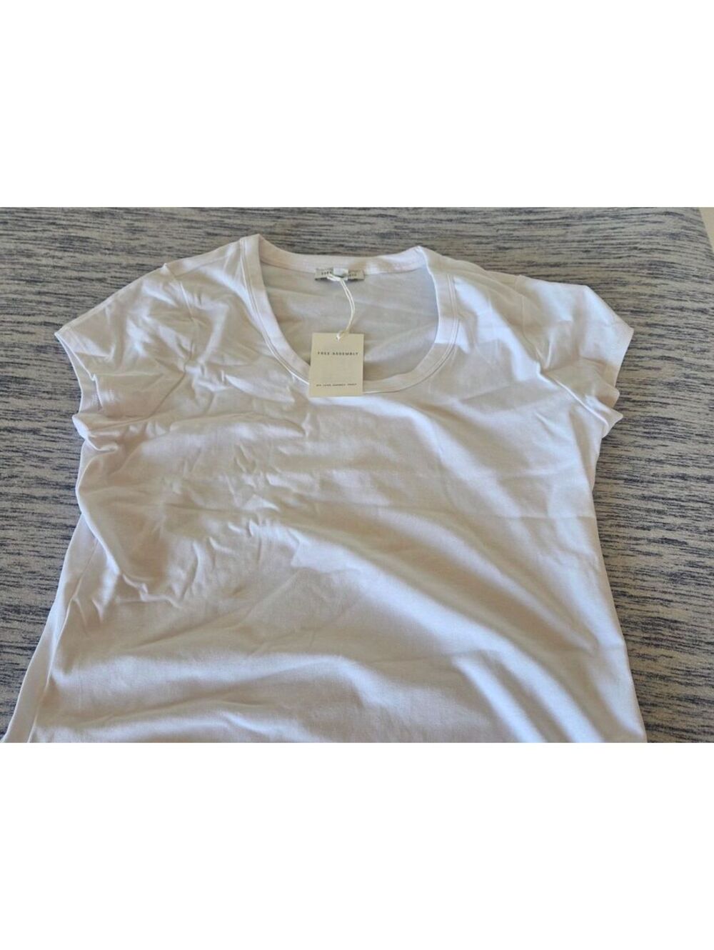 Free Assembly Women's White Scoop Neck T-Shirt XL